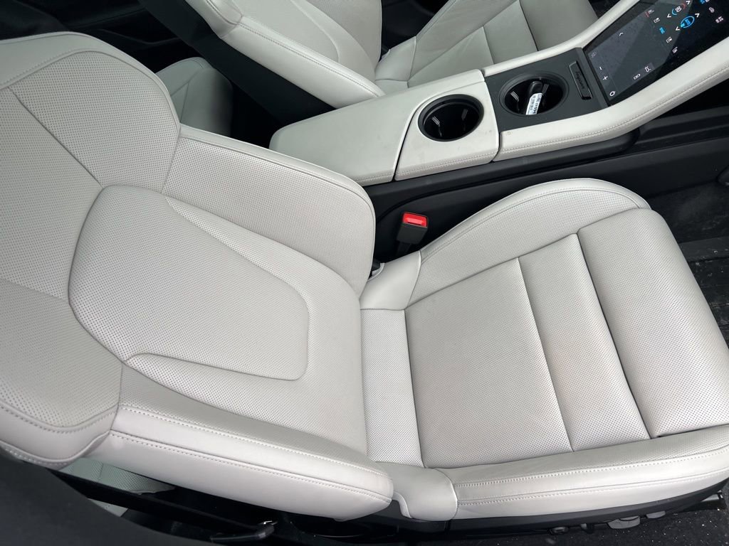 Used 2024 Porsche Taycan image 57