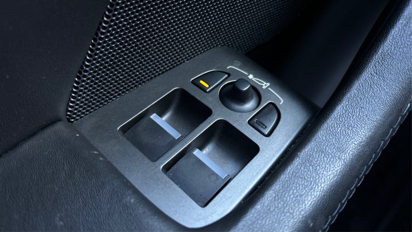 Used 2020 Jaguar F-TYPE Convertible image 39