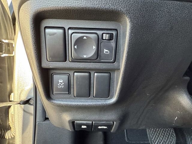 Used 2016 Nissan Juke SL image 34