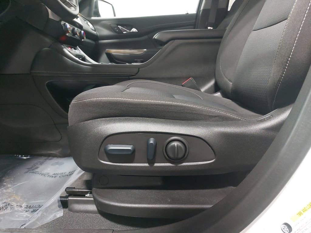 Used 2023 GMC Acadia SLE w/ Driver Convenience Package image 32