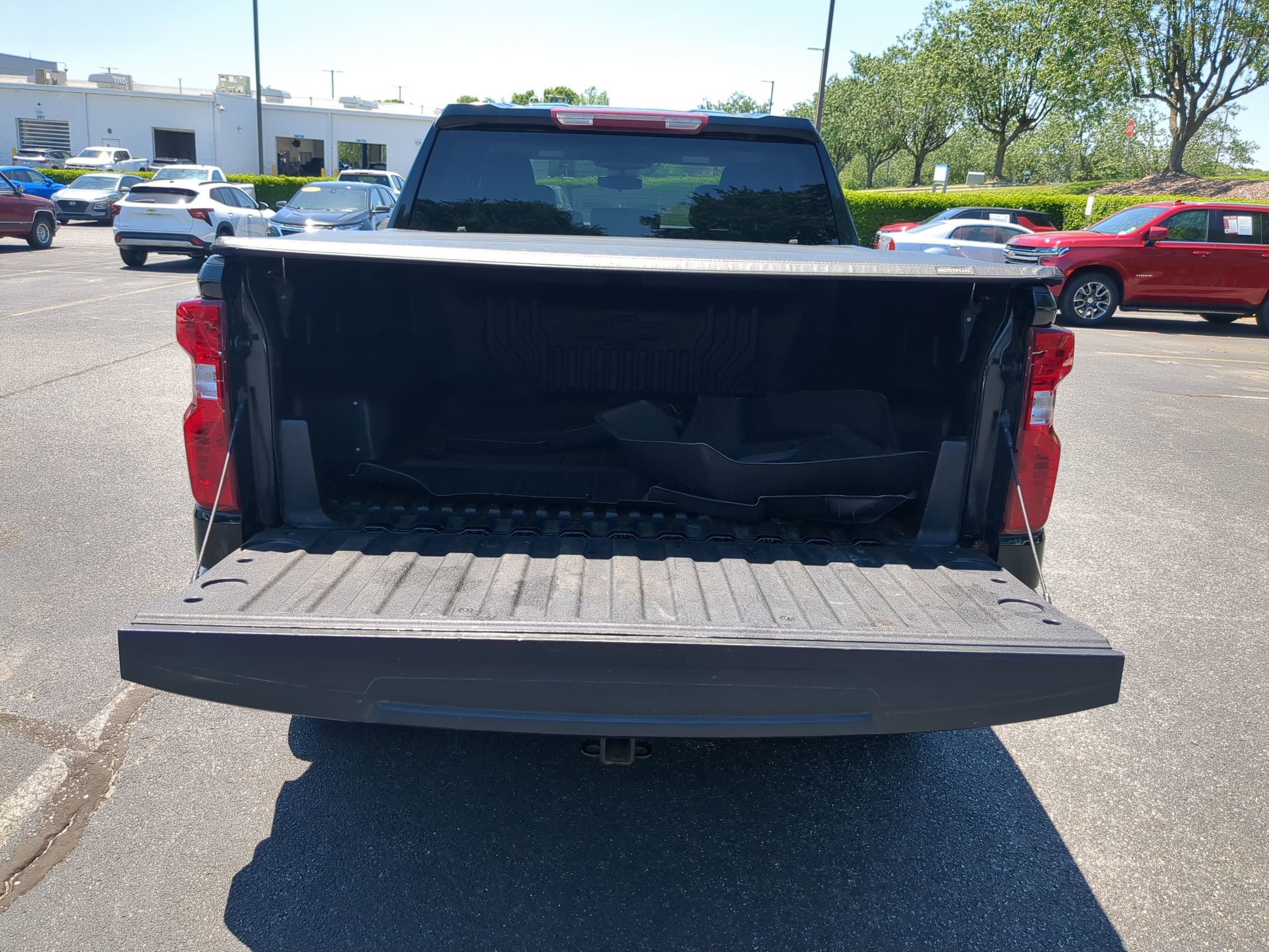Used 2023 Chevrolet Silverado 1500 LT AWD/4WD image 31