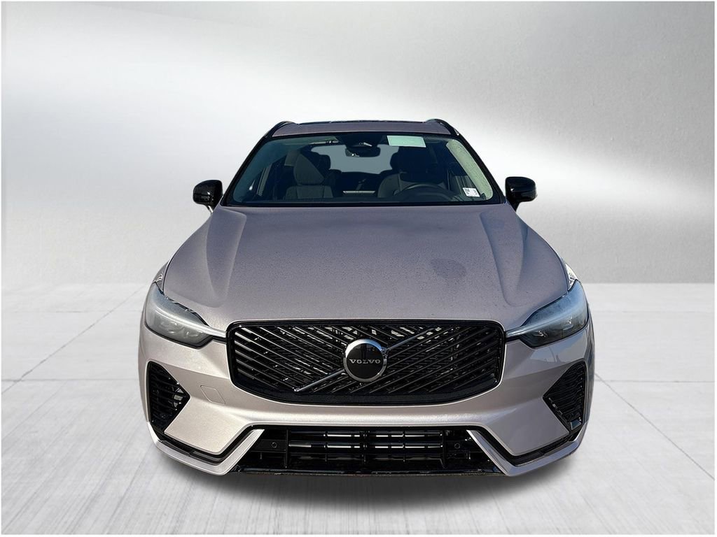 New 2026 Volvo XC60 T8 Core image 2