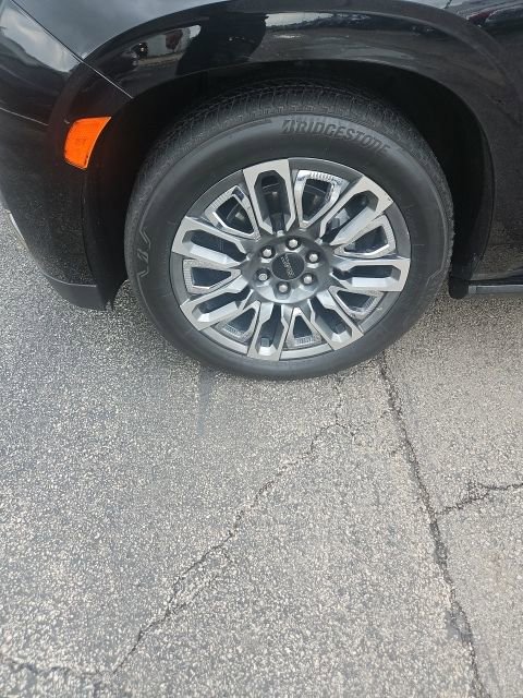 Used 2023 GMC Yukon Denali Ultimate image 2