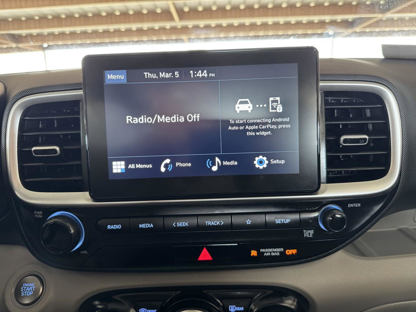 Used 2025 Hyundai Venue SEL image 13