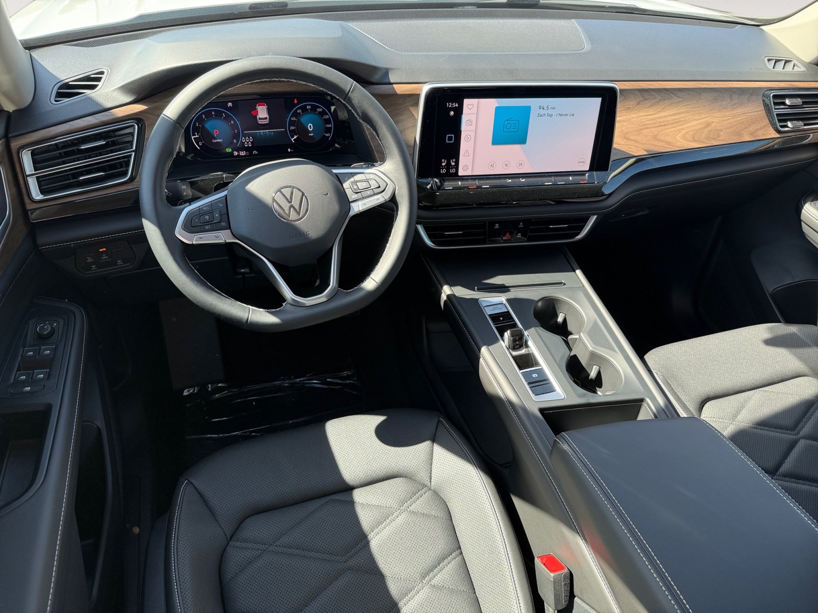 New 2026 Volkswagen Atlas SE FWD image 15