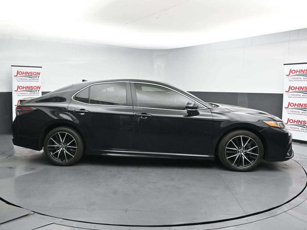 Used 2024 Toyota Camry SE FWD image 9