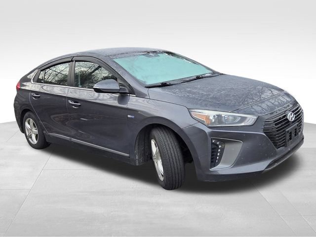Used 2017 Hyundai Ioniq SEL image 3