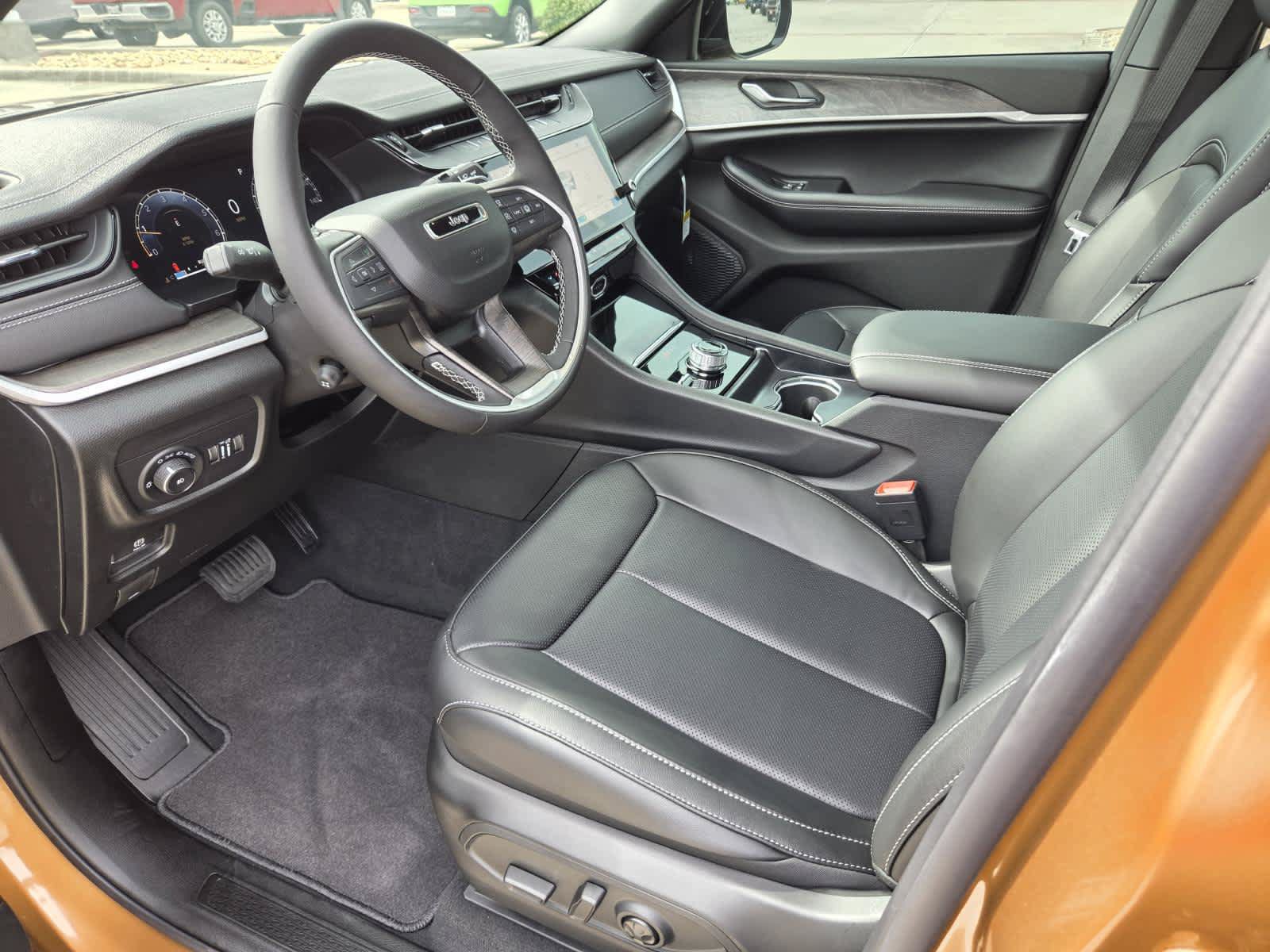 New 2026 Jeep Grand Cherokee Limited AWD/4WD image 14