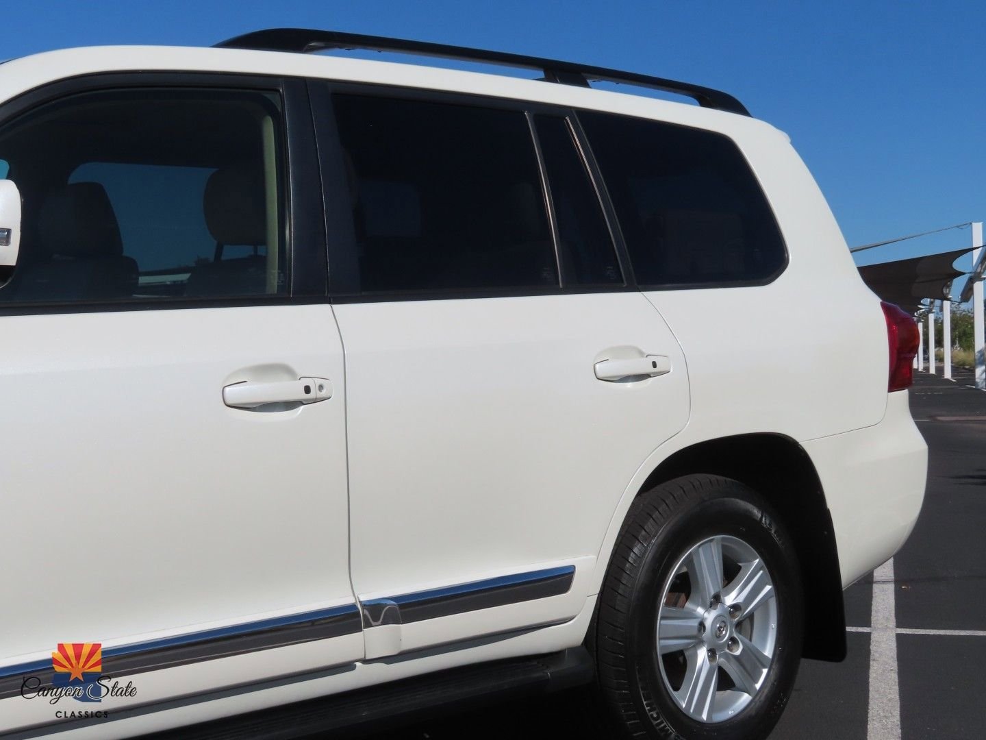 Used 2014 Toyota Land Cruiser image 19