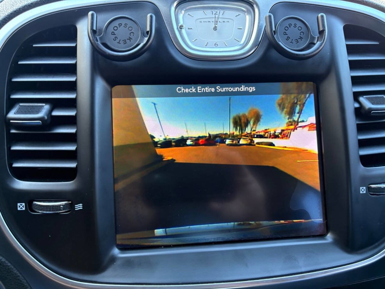 Used 2018 Chrysler 300 Limited image 21