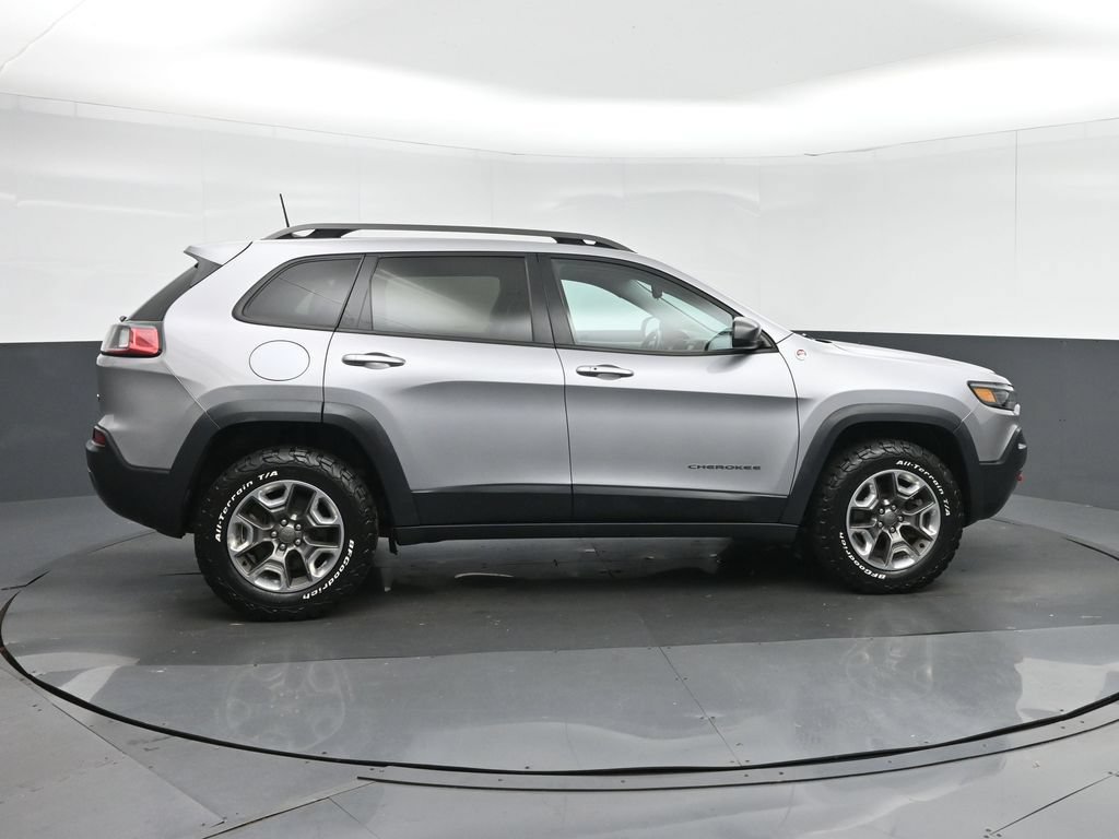 Used 2019 Jeep Cherokee Trailhawk AWD/4WD image 8