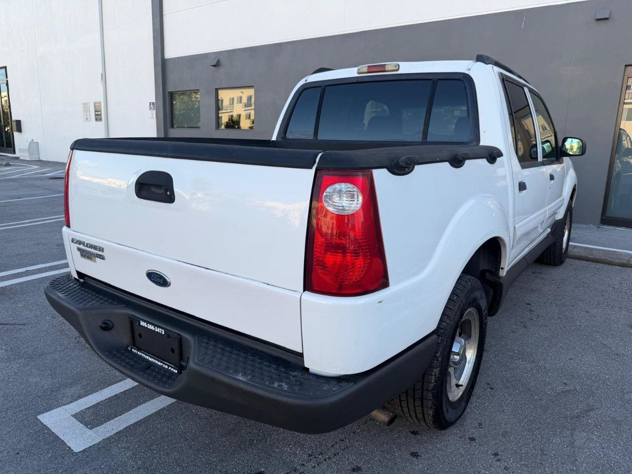 Used 2005 Ford Explorer Sport Trac XLT RWD image 4