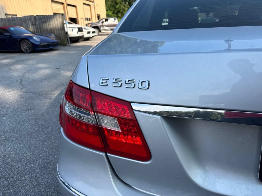 Used 2010 Mercedes-Benz E 550 Sedan image 9
