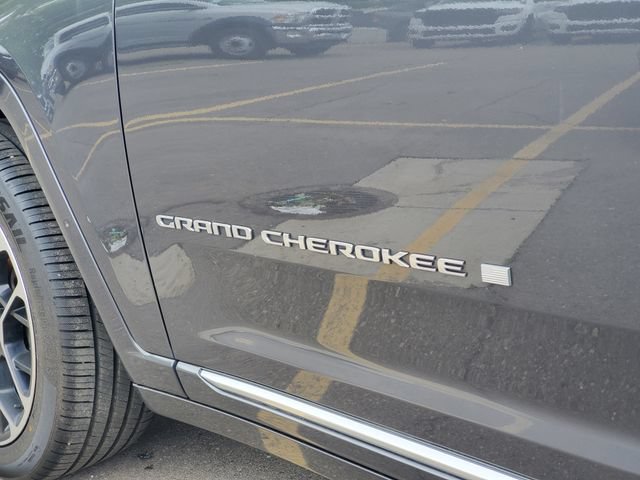 Certified 2022 Jeep Grand Cherokee Summit AWD/4WD image 33