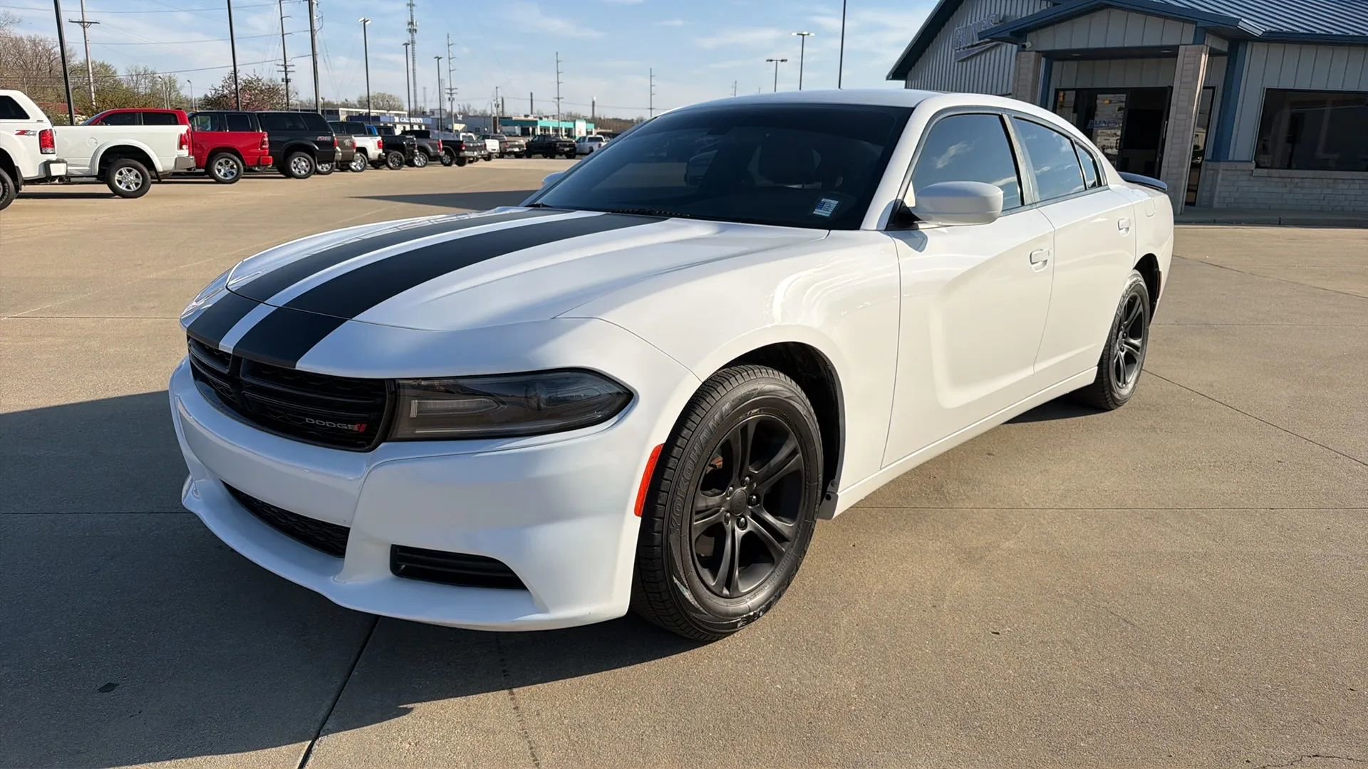 Used 2020 Dodge Charger SXT image 3