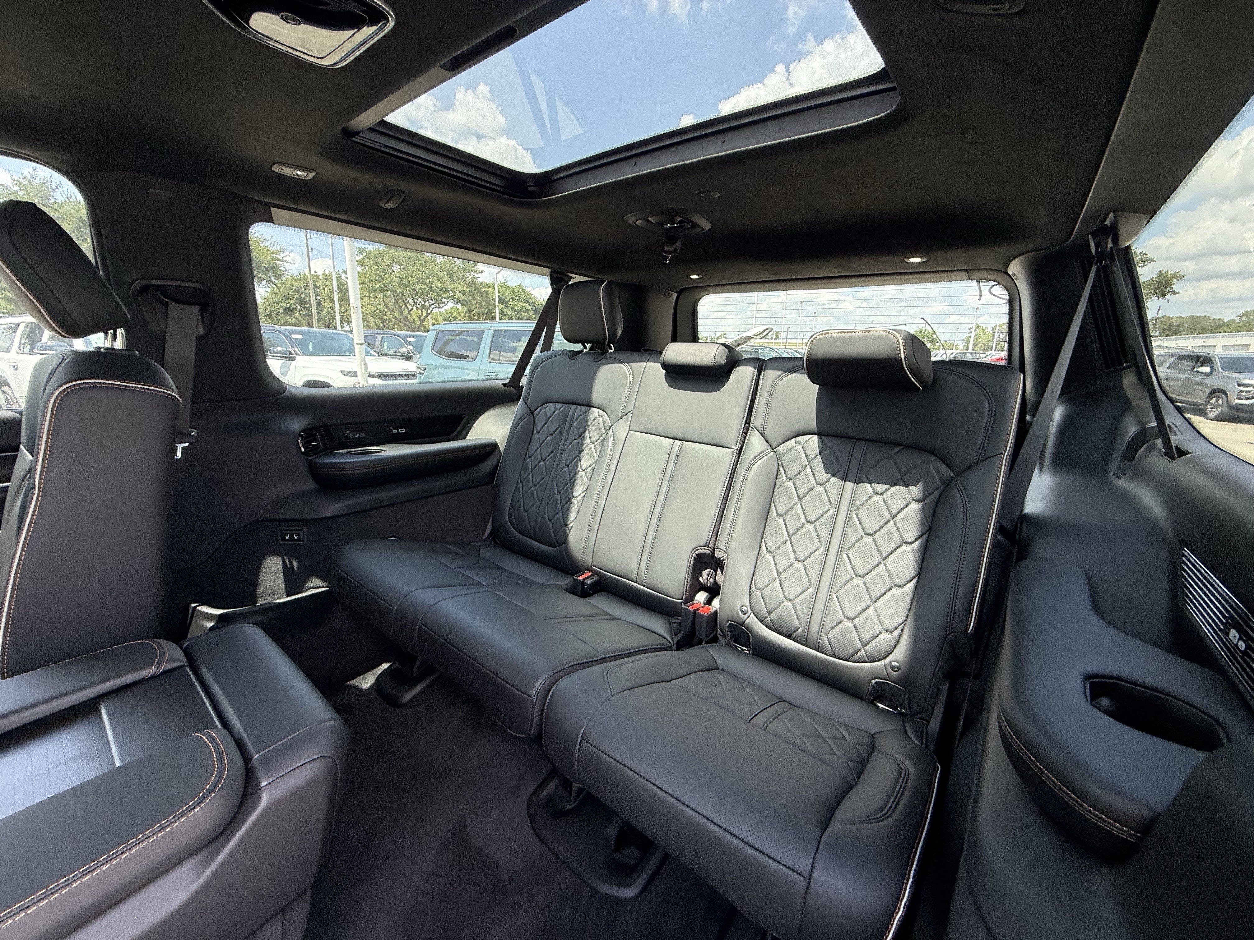 New 2026 Jeep Grand Wagoneer L Summit AWD/4WD image 16