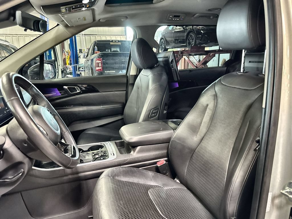Used 2025 Kia Carnival SX Prestige FWD image 12