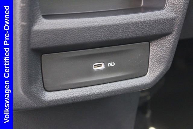 Used 2025 Volkswagen Taos SE w/ Panoramic Sunroof Package FWD image 24