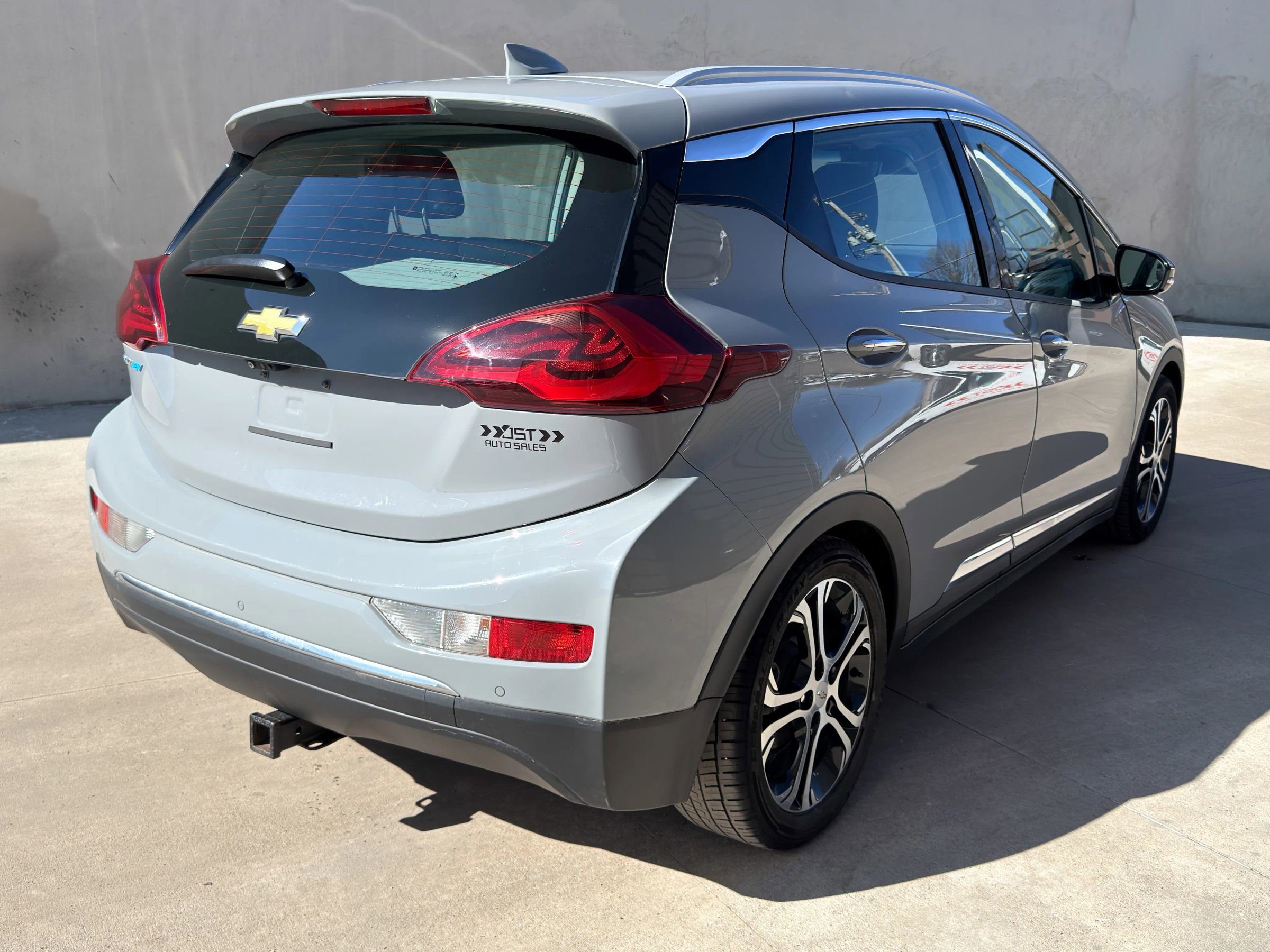 Used 2020 Chevrolet Bolt Premier w/ Infotainment Package image 8