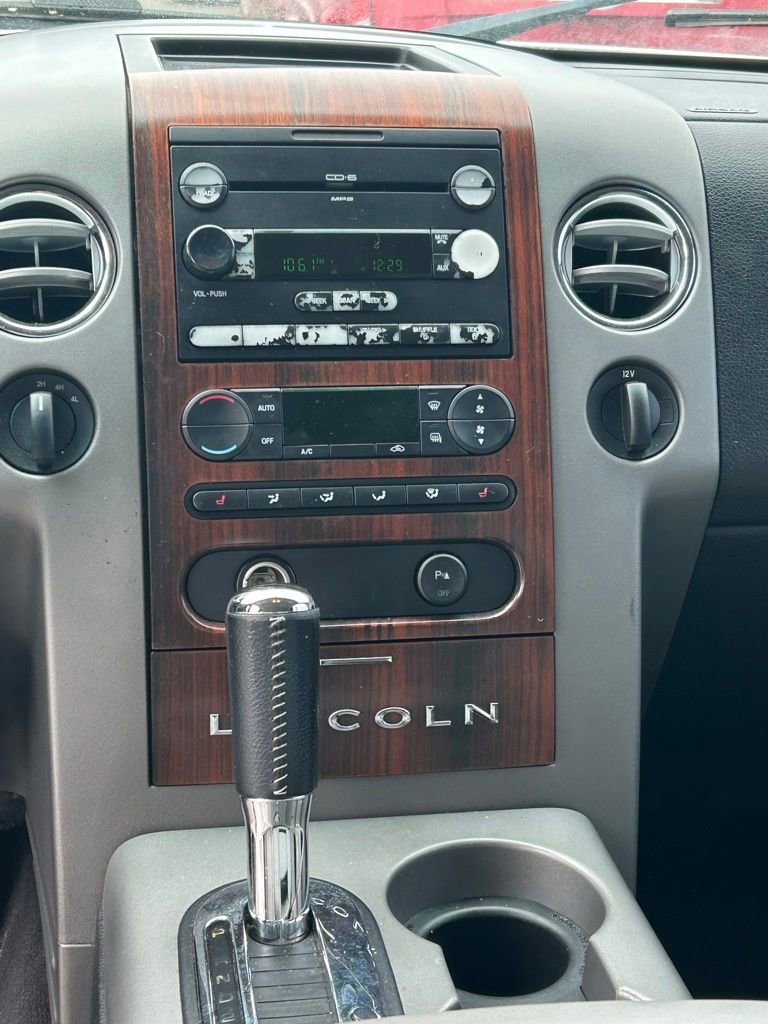 Used 2006 Lincoln Mark LT 4x4 image 12