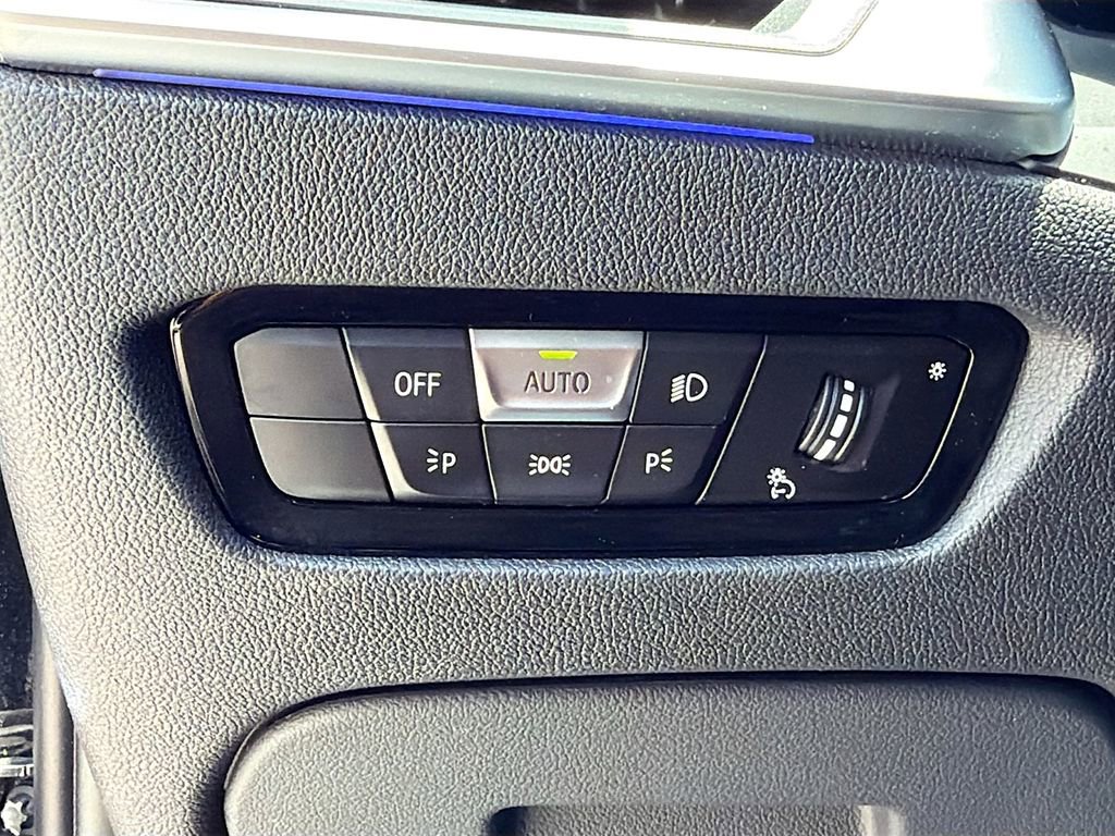 Used 2020 BMW 330i Sedan w/ Premium Package RWD image 32