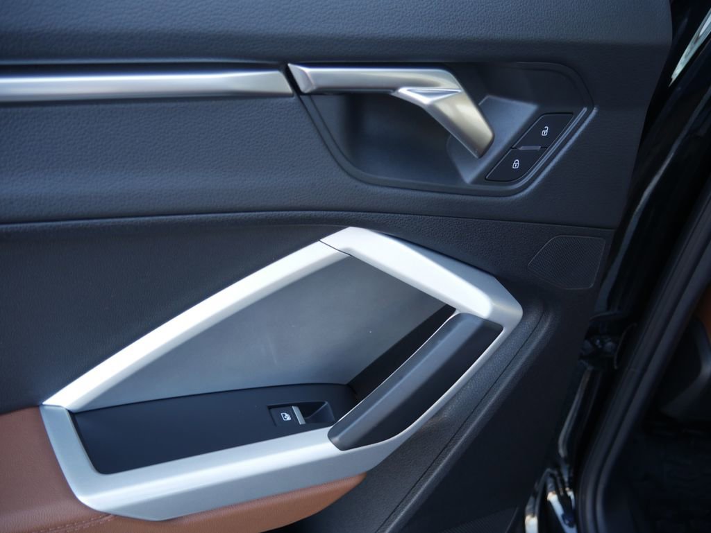 Used 2023 Audi Q3 2.0T Premium w/ Convenience Package image 23