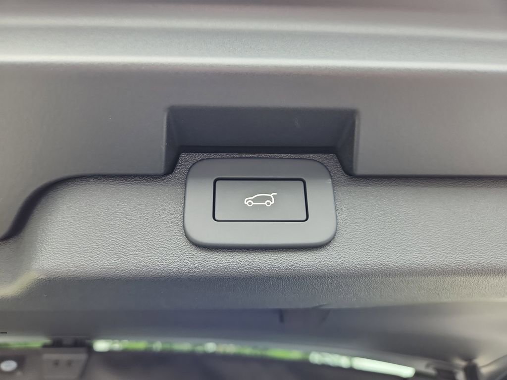 Certified 2025 Land Rover Discovery S AWD/4WD image 14