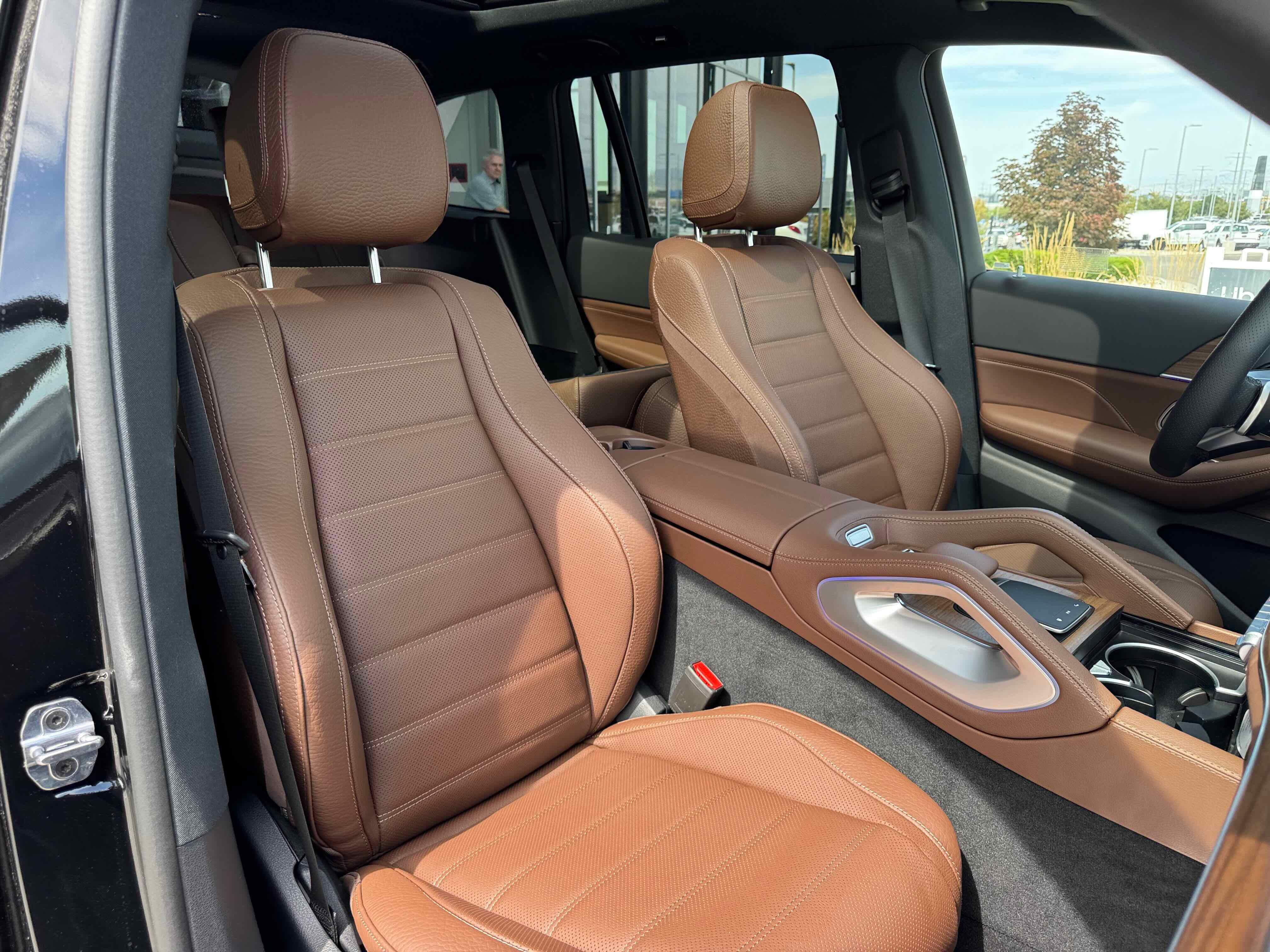 New 2025 Mercedes-Benz GLS 450 4MATIC image 32