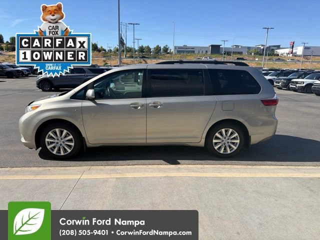 Used 2017 Toyota Sienna LE AWD/4WD image 4