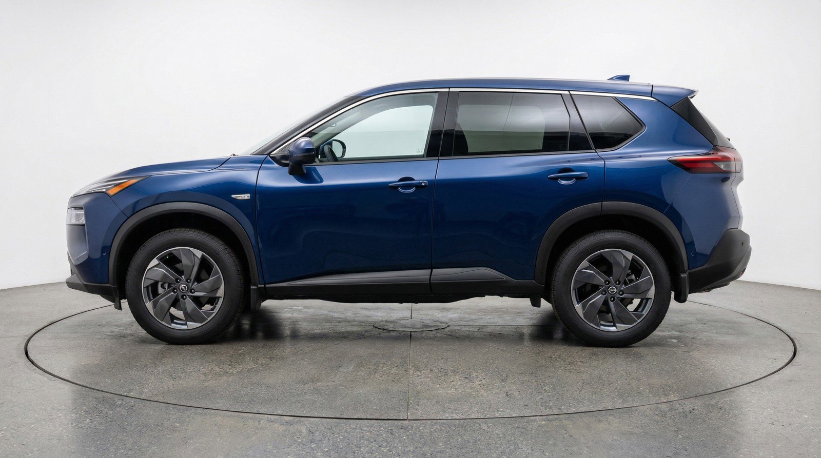 Used 2025 Nissan Rogue SV image 5