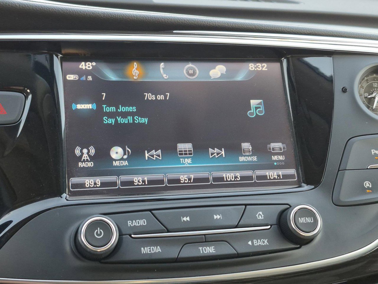 Used 2019 Buick Envision Essence image 28