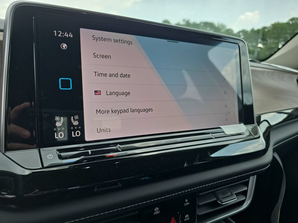 New 2026 Volkswagen Atlas SE FWD image 18