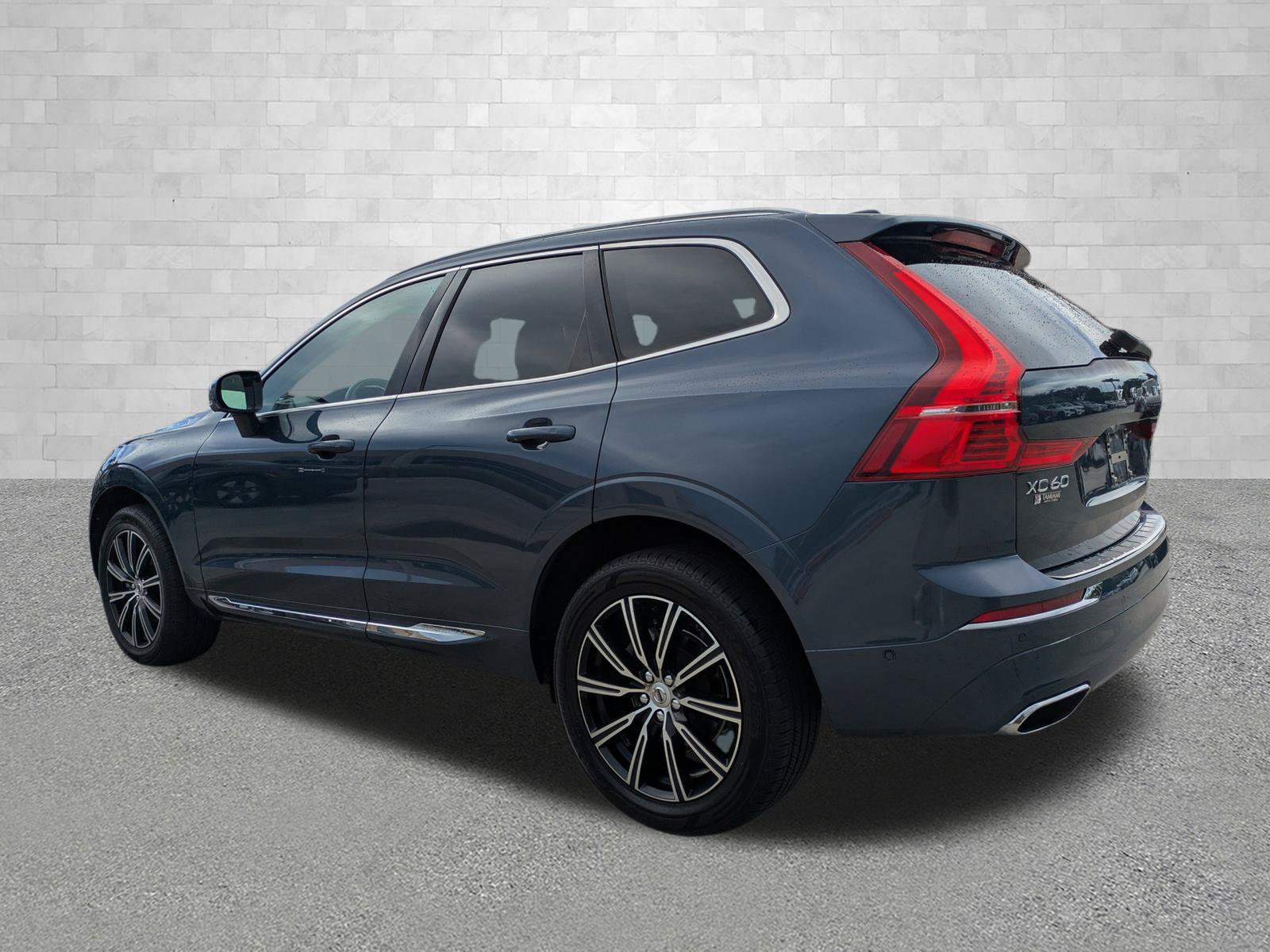 Used 2018 Volvo XC60 T5 Inscription w/ Convenience Package AWD/4WD image 4