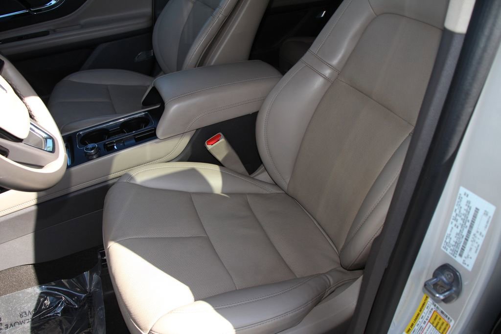 Certified 2023 Lincoln Corsair Reserve w/ Rear Removable Package Tray FWD image 18