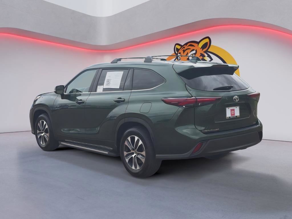 Certified 2025 Toyota Highlander XLE image 7