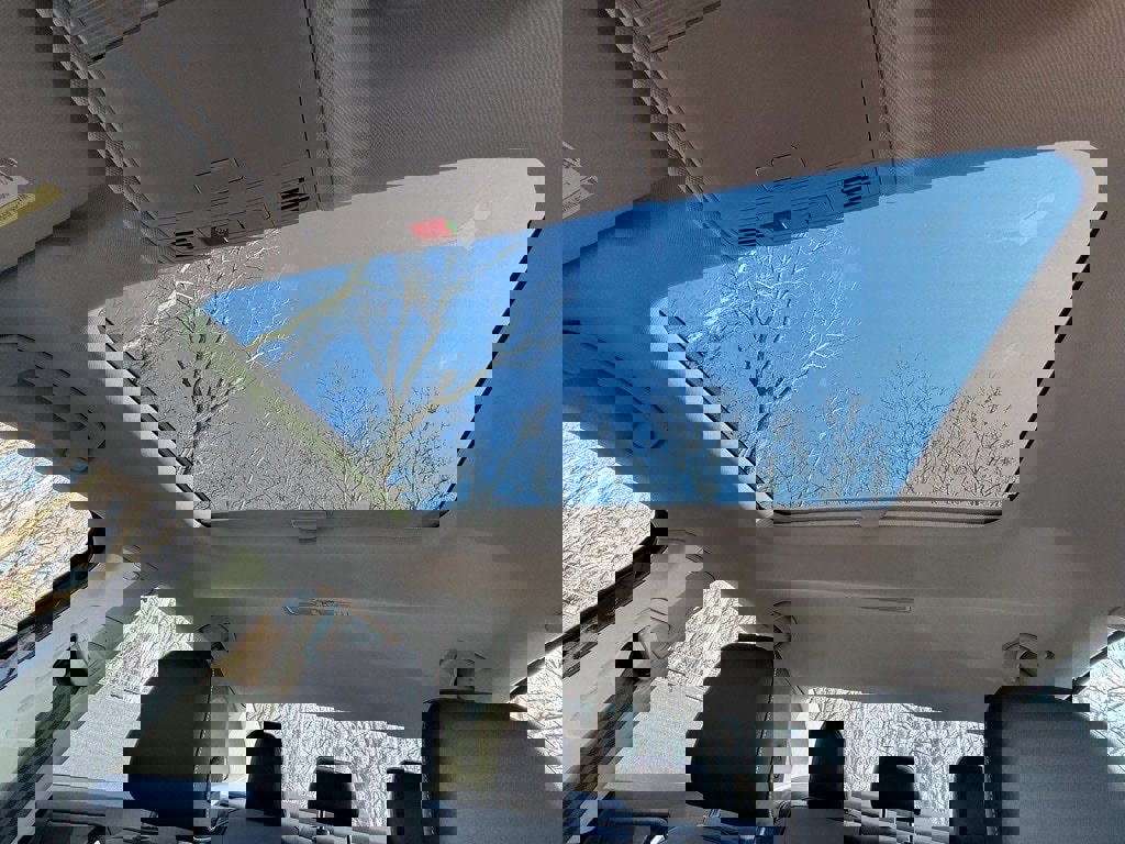 New 2025 Volkswagen Jetta SE image 33