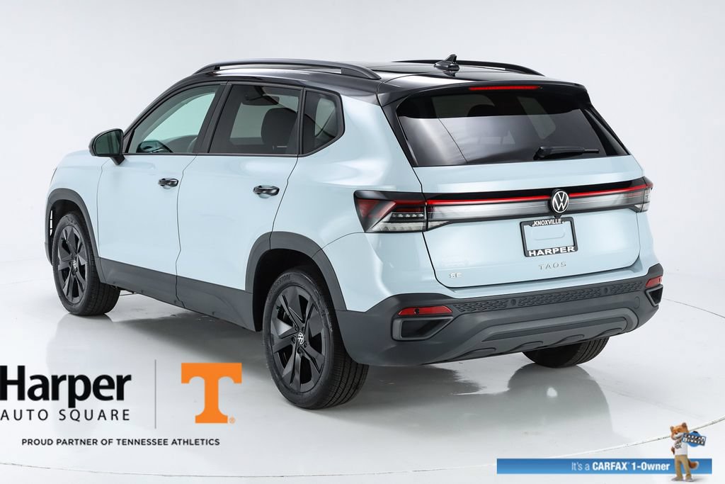 Used 2025 Volkswagen Taos SE FWD image 7