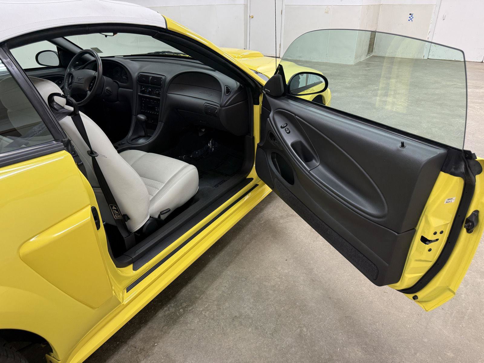 Used 2001 Ford Mustang GT Premium RWD image 23