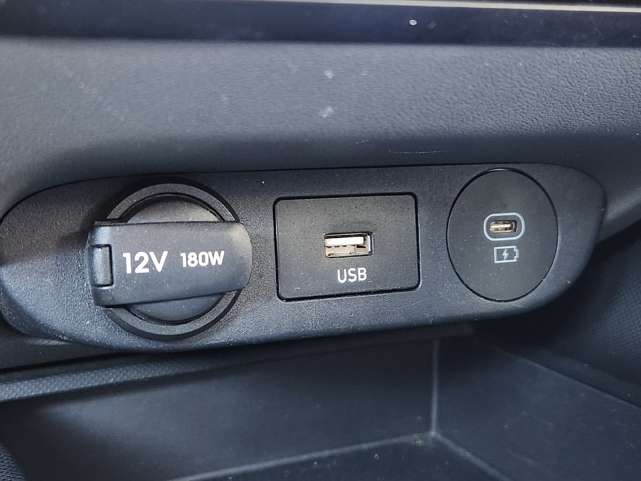 Used 2024 Hyundai Elantra SEL FWD image 15