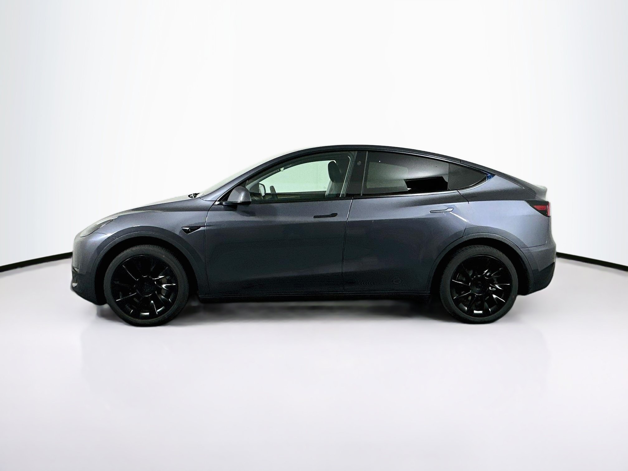 Used 2023 Tesla Model Y 2WD image 4