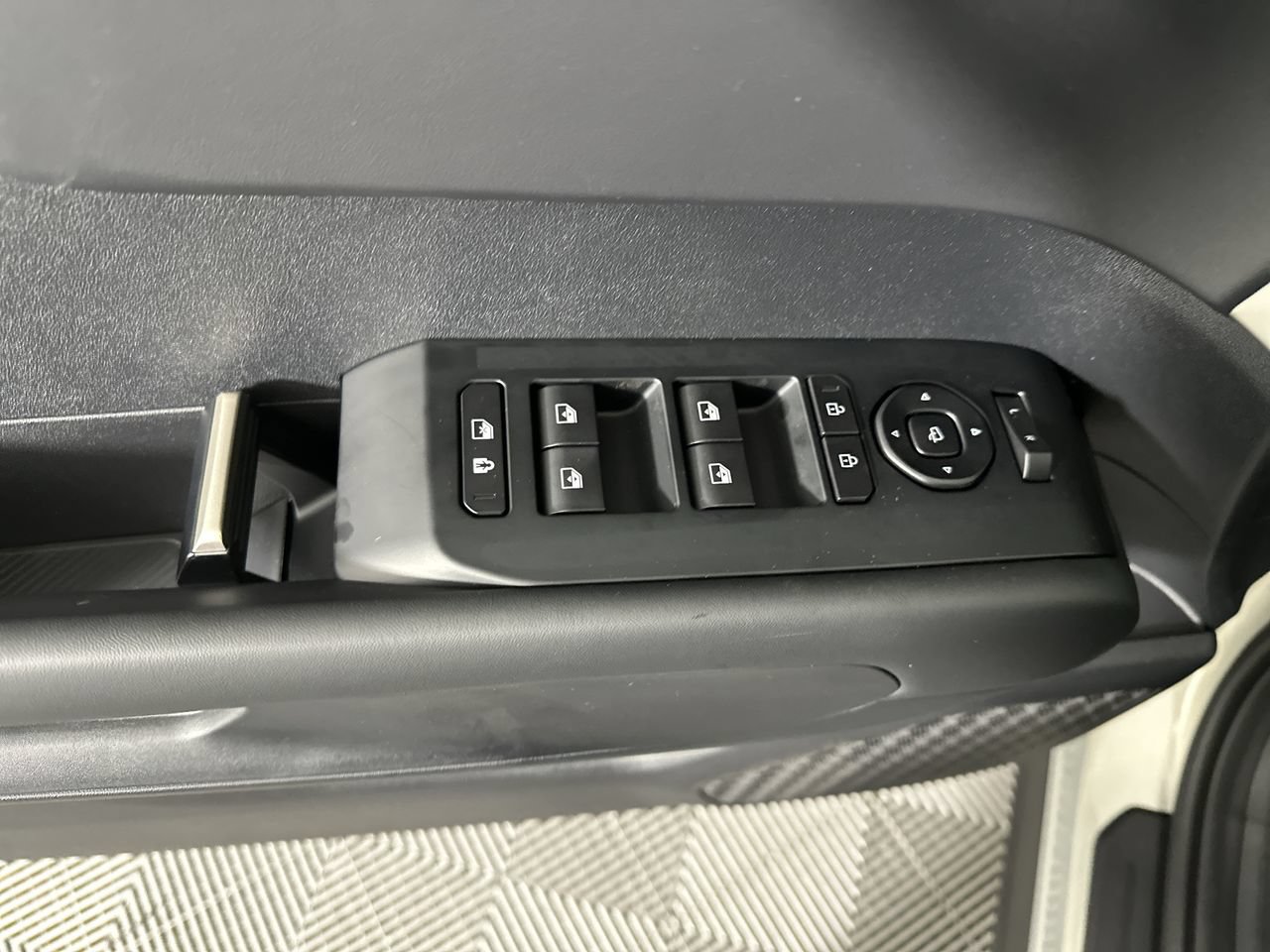 New 2027 Kia Telluride EX FWD image 3