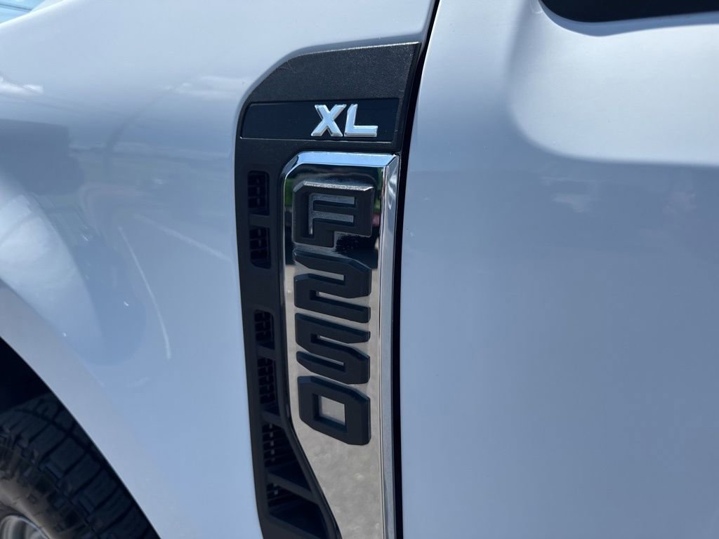 Used 2023 Ford F250 XL w/ XL Chrome Package image 15
