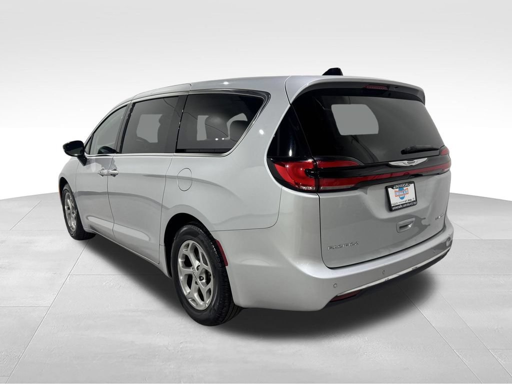 Used 2024 Chrysler Pacifica Limited FWD image 39