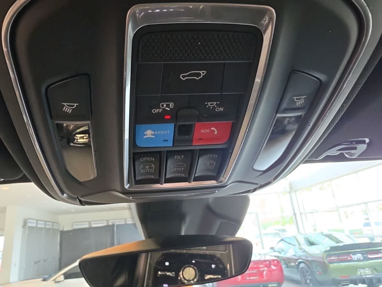 Used 2022 Jeep Wagoneer Series III w/ Premium Group I AWD/4WD image 26