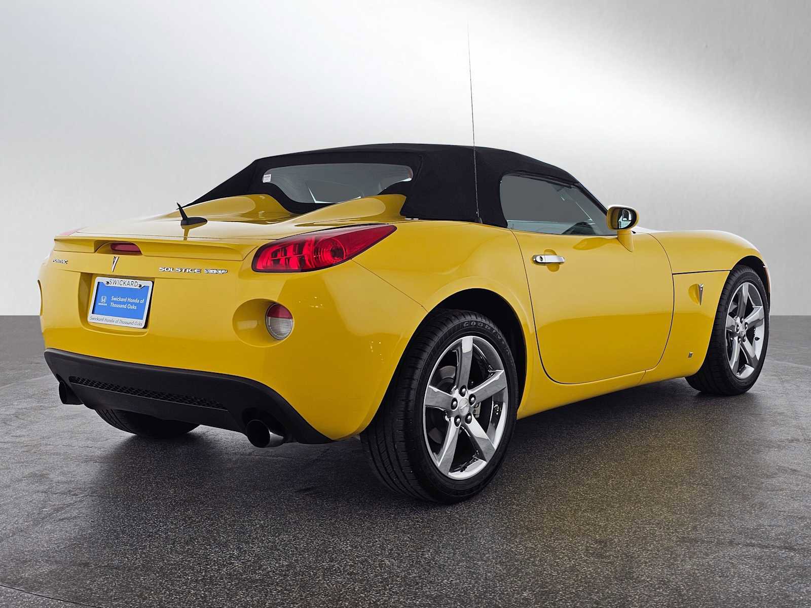 Used 2008 Pontiac Solstice GXP w/ Premium Package image 3