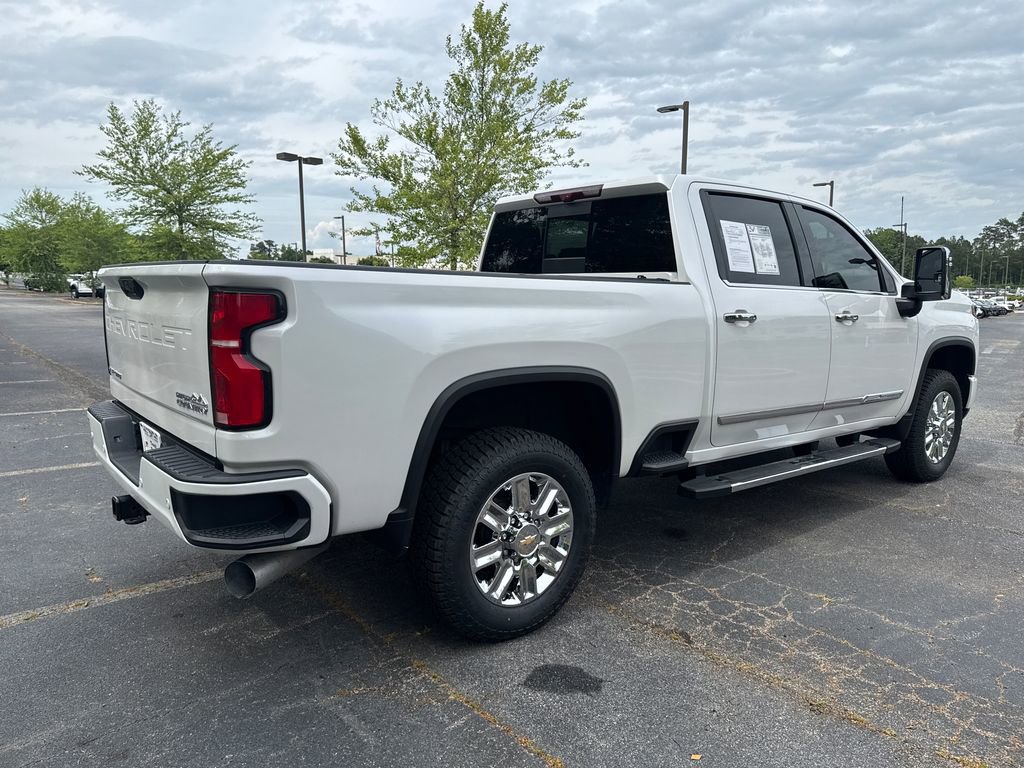 Used 2024 Chevrolet Silverado 2500 High Country w/ High Country Premium Package AWD/4WD image 5