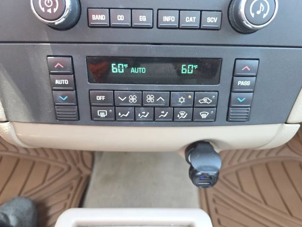 Used 2009 Buick LaCrosse CX FWD image 23