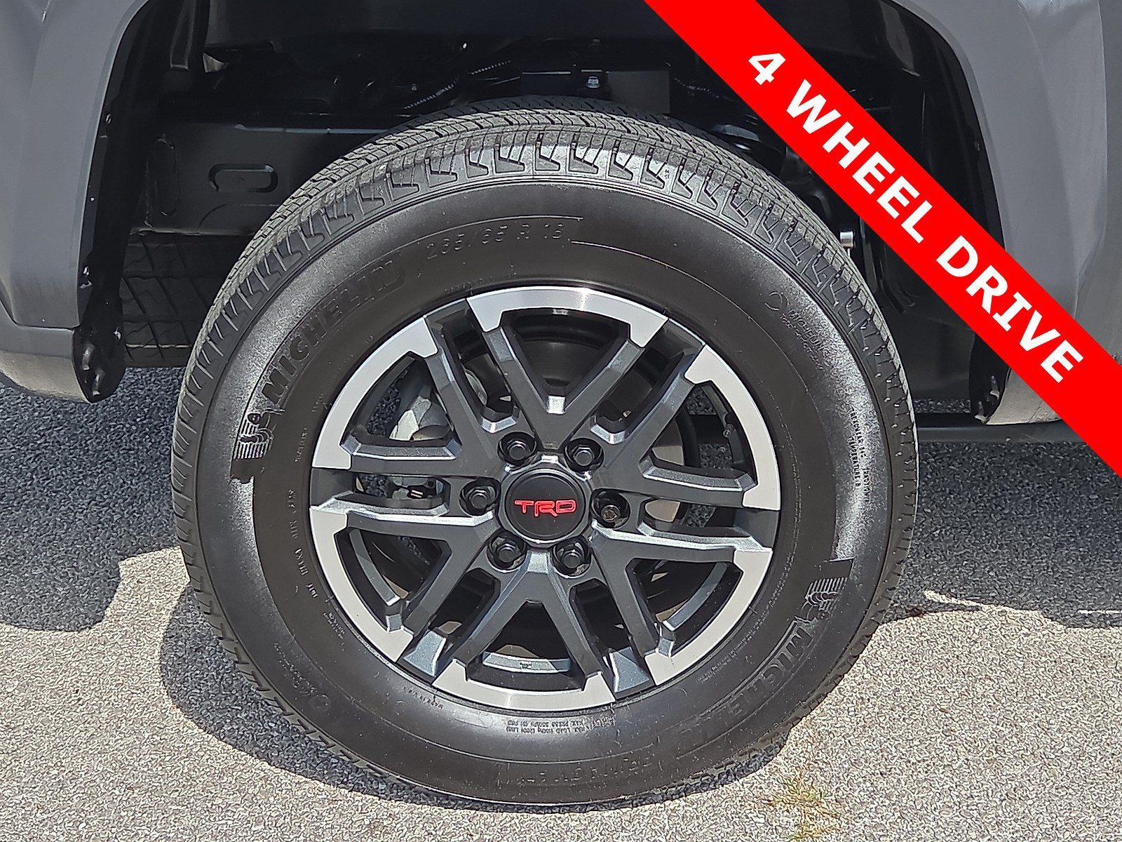 Used 2025 Toyota Tacoma TRD Sport AWD/4WD image 7