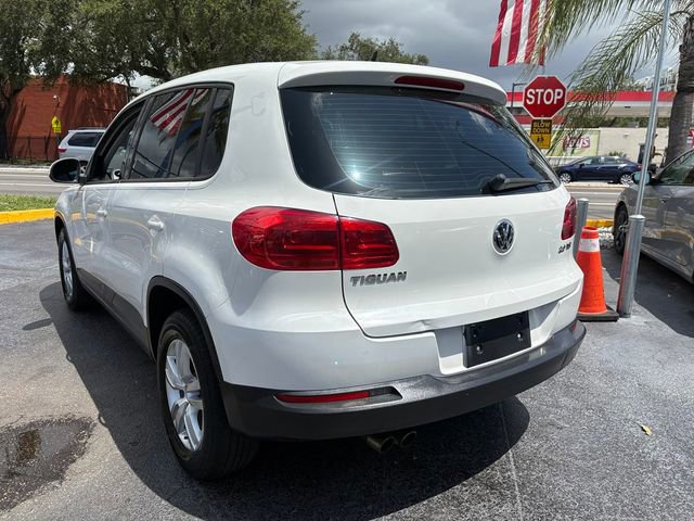 Used 2014 Volkswagen Tiguan S image 5