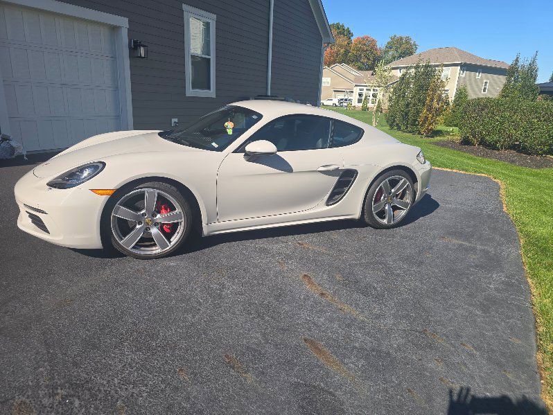 Used 2018 Porsche 718 Cayman S image 5
